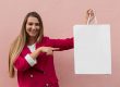 Un esempio di shopper bianca pronta per diventare una delle prossime shopper personalizzate di tendenza: spazio alla creatività per ogni brand.